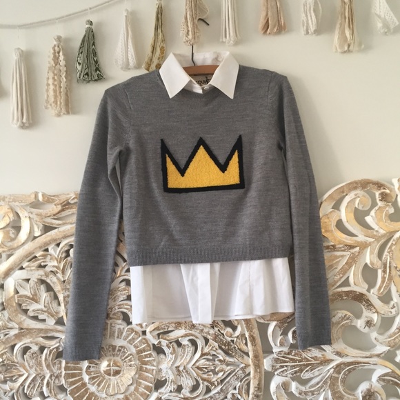 Olivia Nikia Layered Crown Sweater 